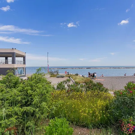 The Boat By Apulia باري